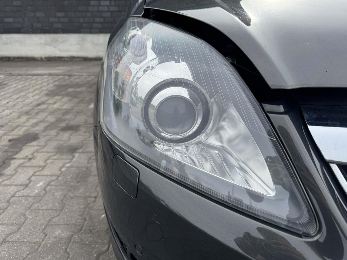Opel Zafira B Xenonscheinwerfer vorn rechts mitlenkend Facelift Bj.2012